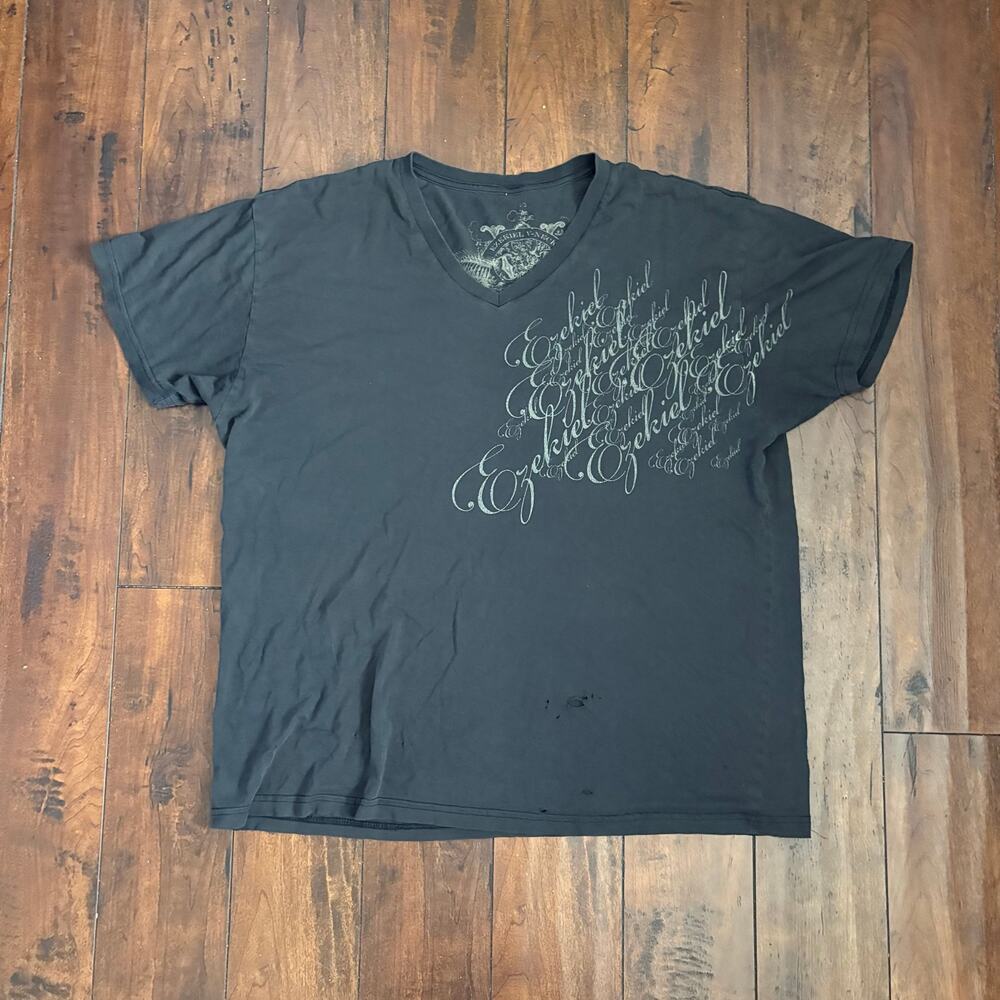 Y2K Skater Ezekiel V Neck Graphic T Shirt Mens XL Black 2000s Grunge Emo